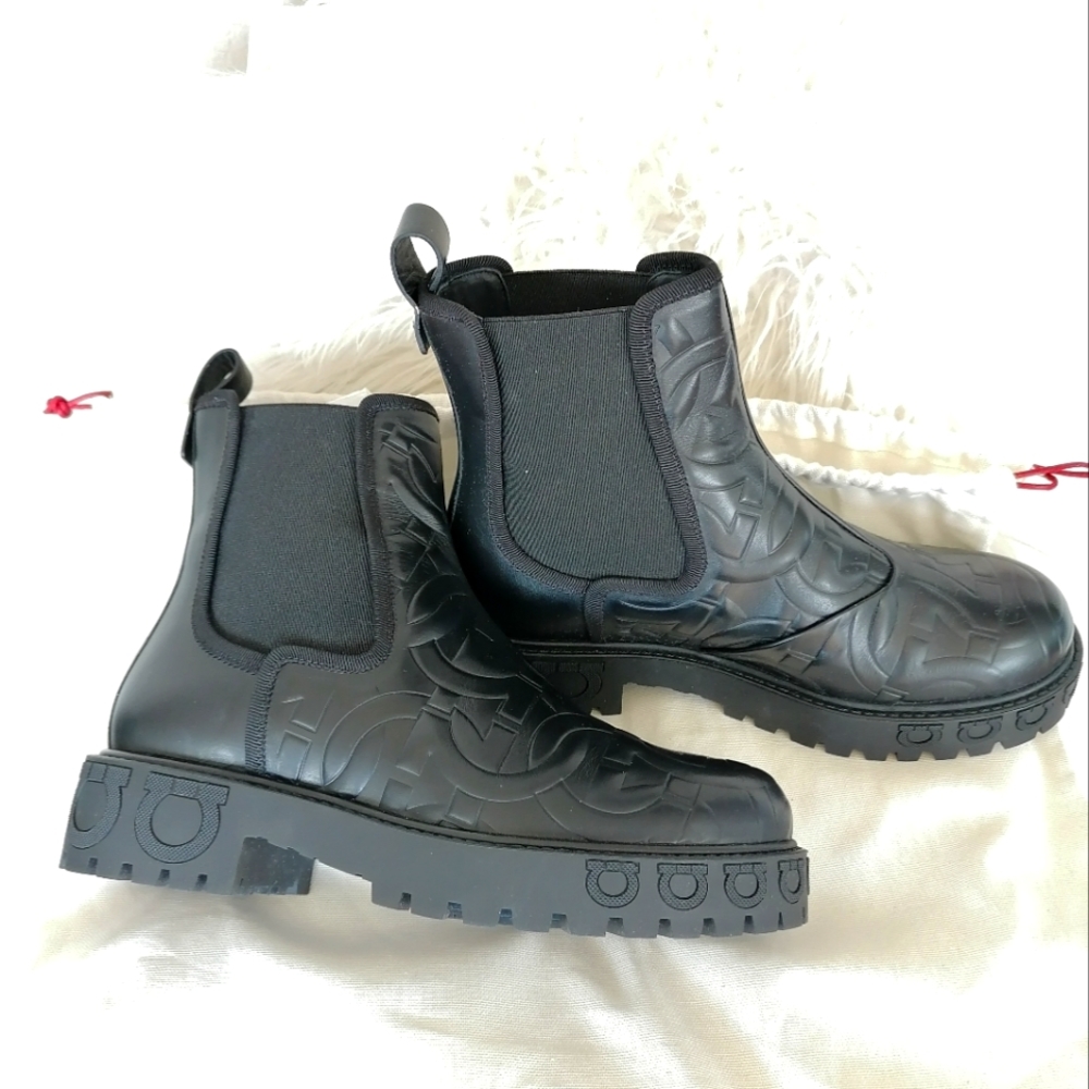Salvatore Ferragamo - GANCINI CHELSEA BOOT